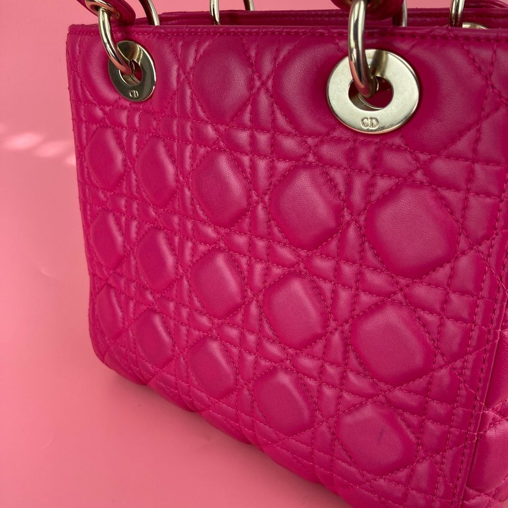 🚫SOLD🚫 Christian Dior
Lady Dior Bag Cannage Quilt Lambskin Medium - Picture 4 of 13
